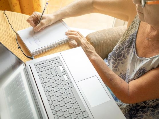 Jak tworzyć angażujące teksty na blog osobisty? 10 sprawdzonych sposobów