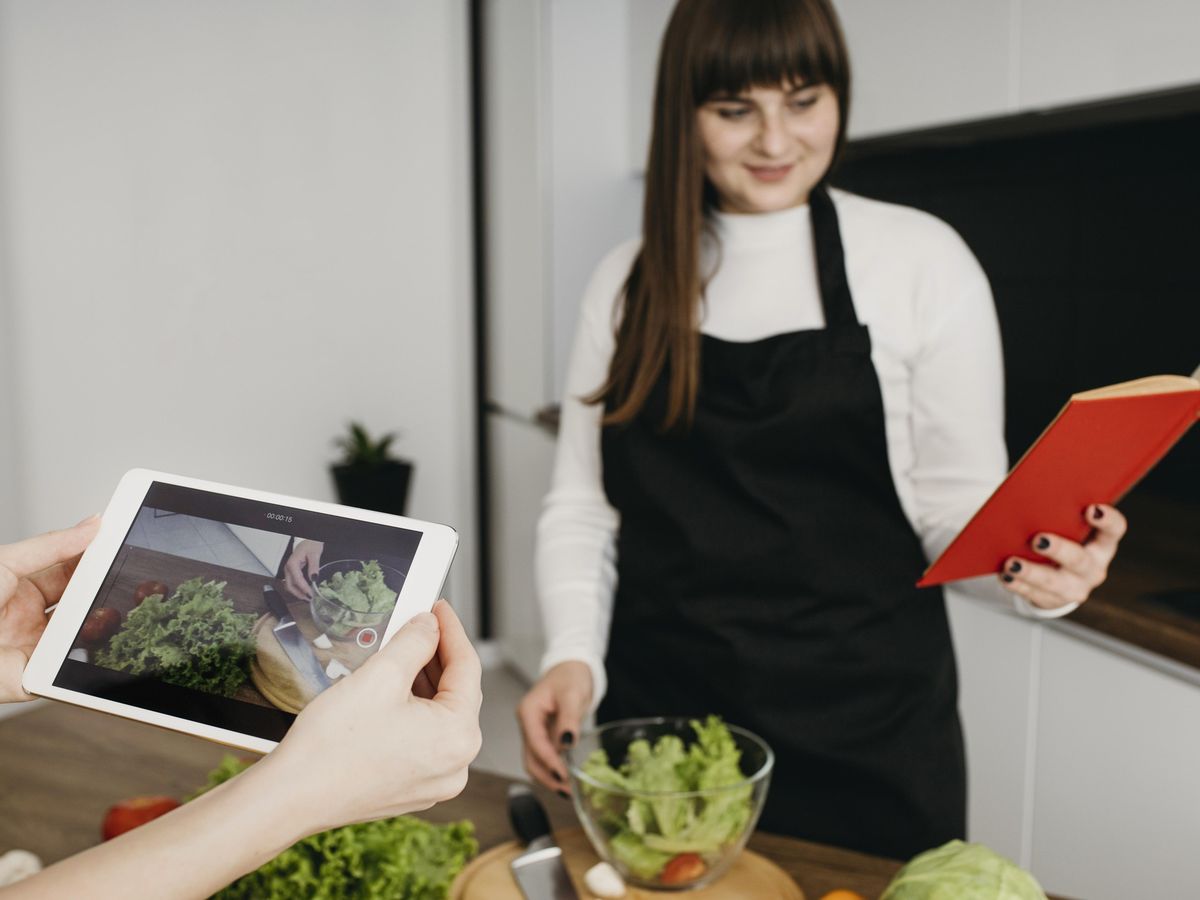 Jak nowoczesne technologie zmieniają pracę w restauracji